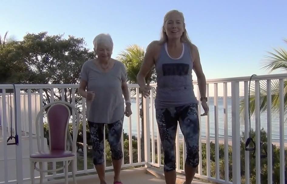 10 minute workout with me and my Mom