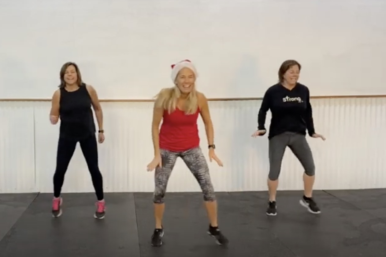 Christmas Cardio Dance (PAZAZ)