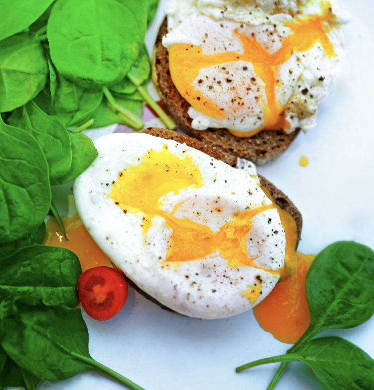 Healthy Breakfast: Veggies with a Poached Egg