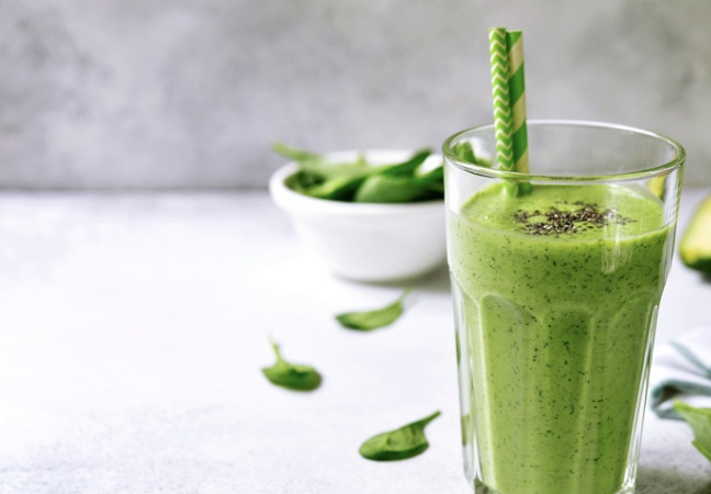 Creamy Spinach Avocado Smoothie
