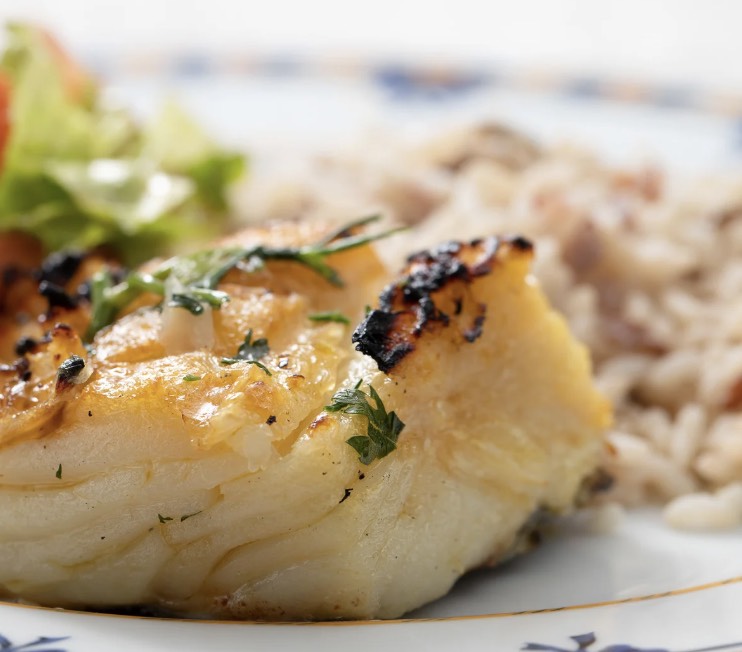 Baked Cod with Garlic & Ginger, Served with Sautéed Spinach & Brown Rice