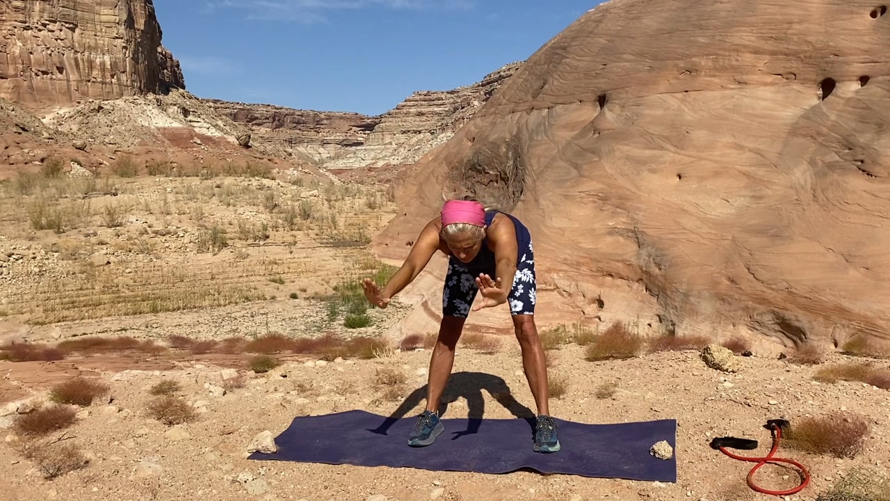 10-Min.-Workouts-Standing-Stretch-at-Lake-Powell-1